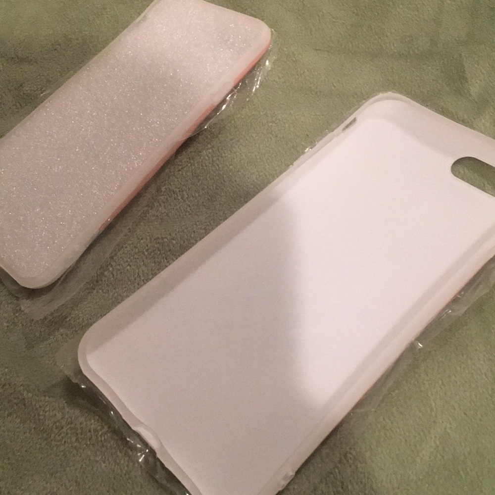 LAST CHANCE! Pineapple iPhone 8 Rubber Case - Picture 4 of 4